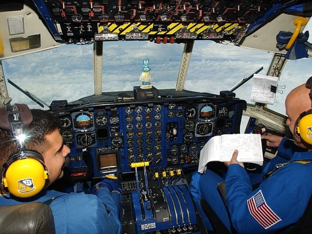 Cockpit 79525 640